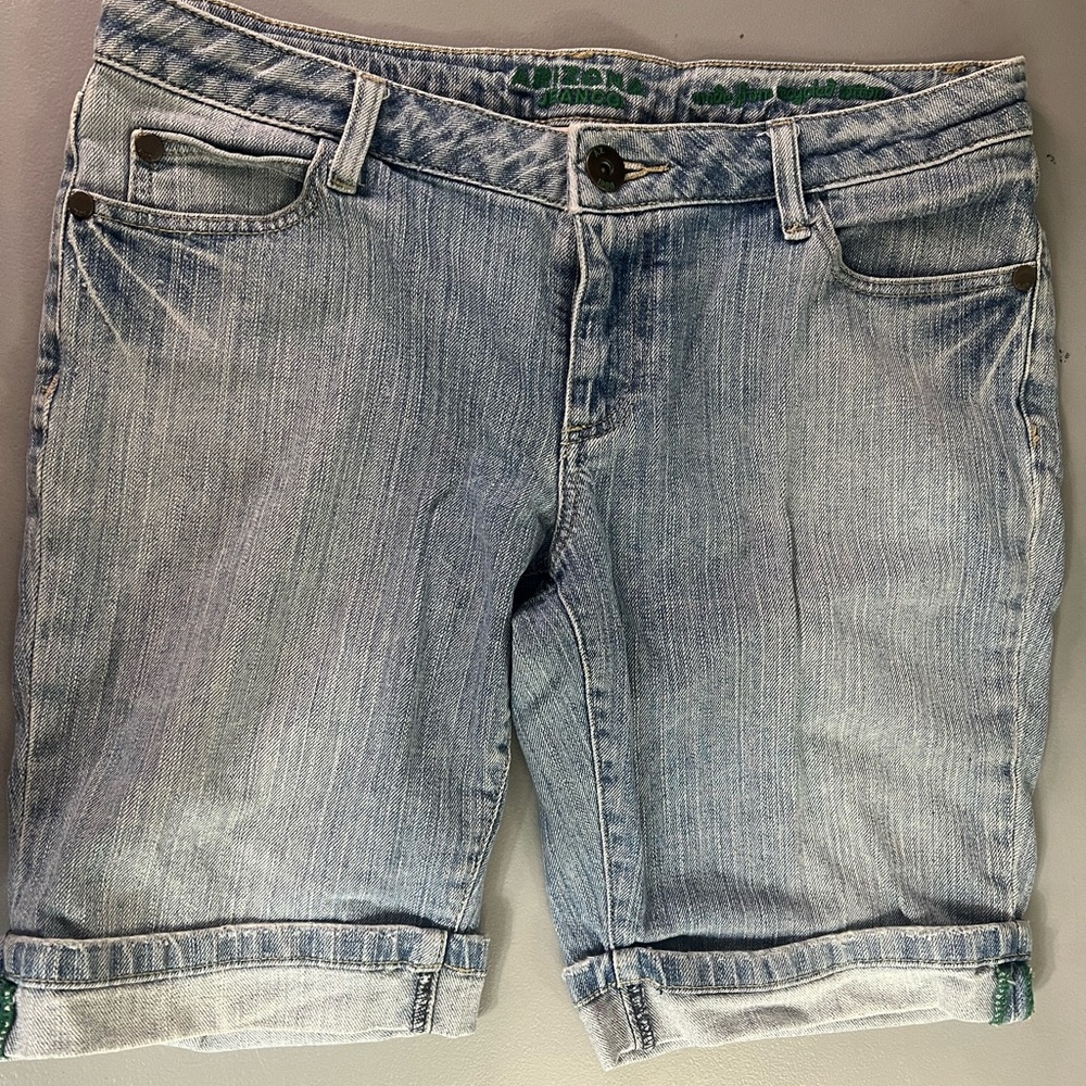 Arizona Jean Co Denim Shorts Distressed‎ Mid Rise Bermuda Green Stitching